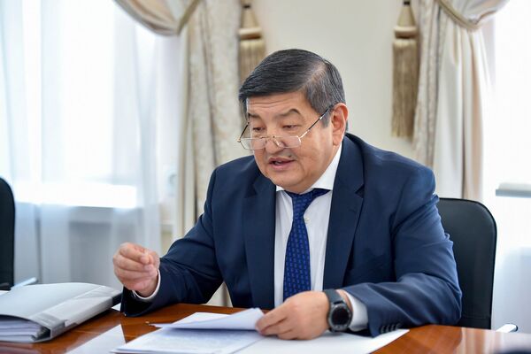 Председатель кабинета министров Акылбек Жапаров принял посла КНР в Кыргызстане Ду Дэвэнь - Sputnik Кыргызстан