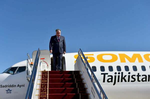 Президент Таджикистана Эмомали Рахмон прибыл в Иссык-Кульскую область - Sputnik Кыргызстан