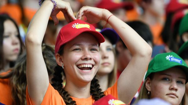 Дети во время финала конкурса Большая перемена в Крыму - Sputnik Кыргызстан