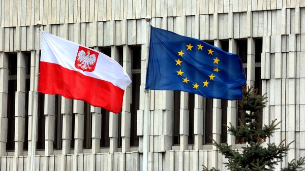 Флаги Евросоюза и Польши. Архивное фото - Sputnik Кыргызстан
