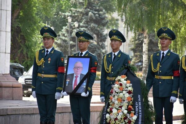 Вячеслав Шаповалов скончался на 75-м году жизни - Sputnik Кыргызстан