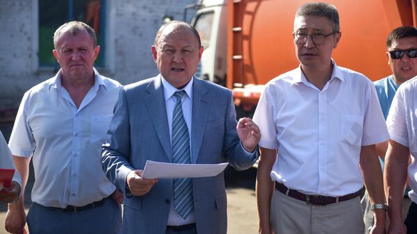 Встреча мэра Бишкека Эмилбека Абдыкадырова с сотрудниками МП Тазалык - Sputnik Кыргызстан