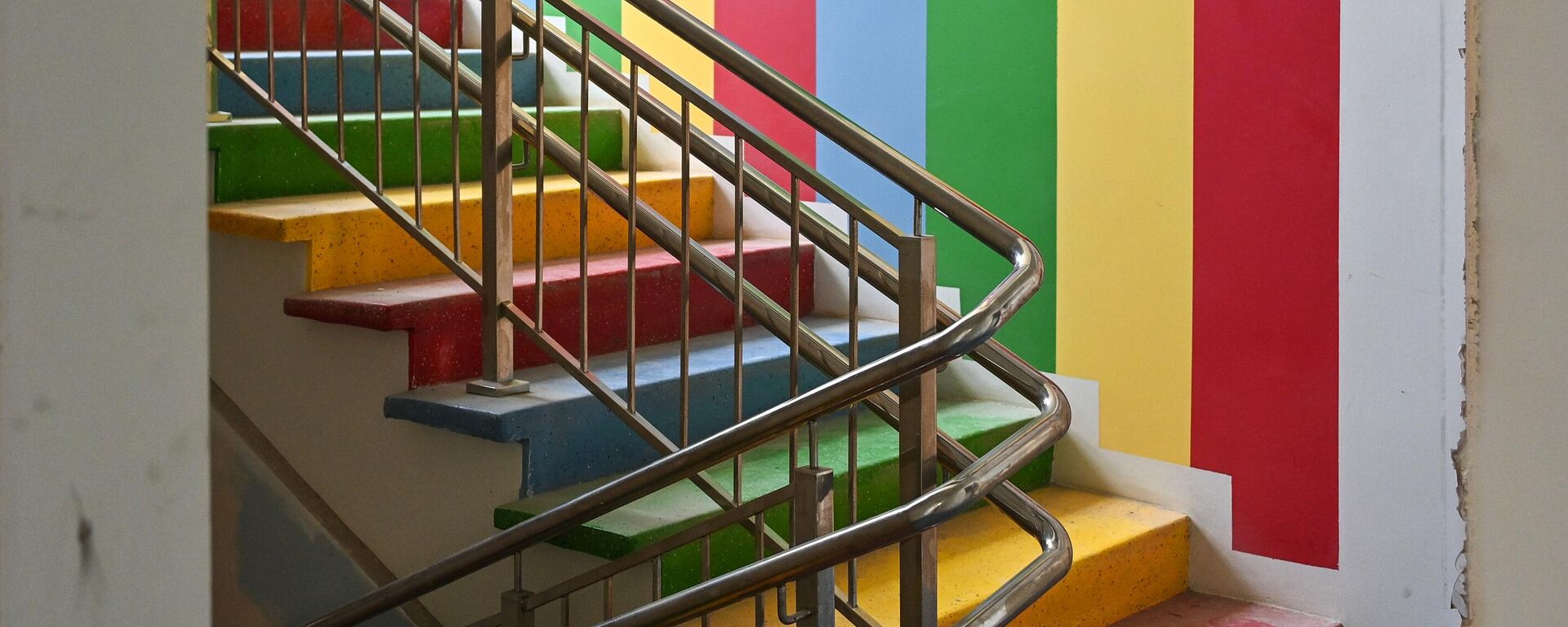 Курулуш учурунда бала бакчанын тепкичтери - Sputnik Кыргызстан, 1920, 04.08.2022