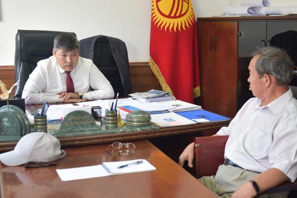 В Бишкеке с собственниками домов, которые самовольно увеличили участки за счет муниципальной земли, хотят заключать арендные договоры - Sputnik Кыргызстан