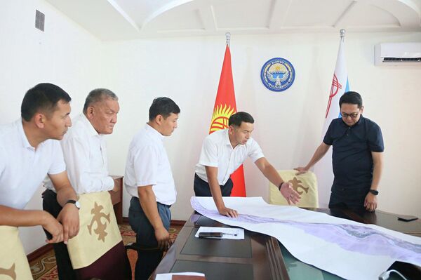 Мэр Оша Алмаз Мамбетов объявил тендер на строительство объектов в рамках реализации проекта водоснабжения города на сумму 250 миллионов сомов - Sputnik Кыргызстан