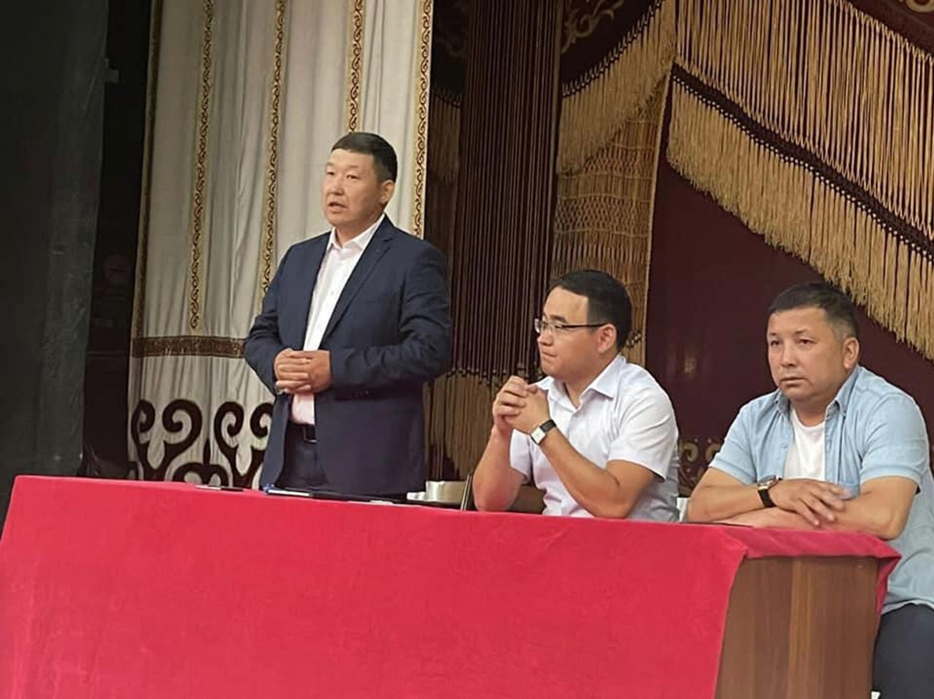 Назначение директора Ошского национального драматического театра имени Султана Ибрагимова Назначение директора Ошского национального драматического театра имени Султана Ибрагимова - Sputnik Кыргызстан, 1920, 20.08.2025