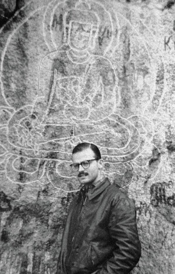 Чу дарыясынын боюнда археологдор тарабынан табылган Будда эстелиги. Чүй облусу, 1966-жыл - Sputnik Кыргызстан