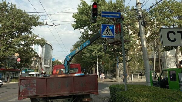 Улица Логвиненко от проспекта Чуй до Киевской (в южном направлении) стала односторонней в Бишкеке  - Sputnik Кыргызстан