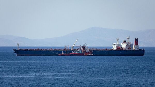 Нефтяной танкер. Архивное фото - Sputnik Кыргызстан