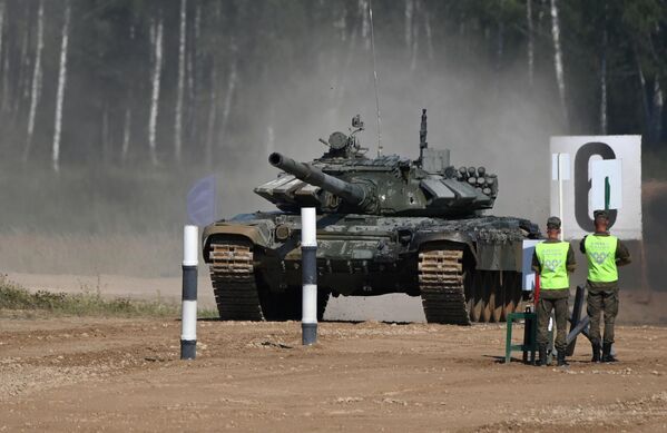 Жарышка катышкан Т-72Б3 танкасы - Sputnik Кыргызстан