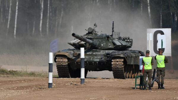 Кыргызстандын аскер кызматчыларынын командасынын Т-72В3 танкы - Sputnik Кыргызстан