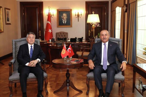 Стороны оценили состояние кыргызко-турецких отношений и возможности их развития во всех сферах, а также обменялись мнениями по вопросам региональной и международной повестки - Sputnik Кыргызстан