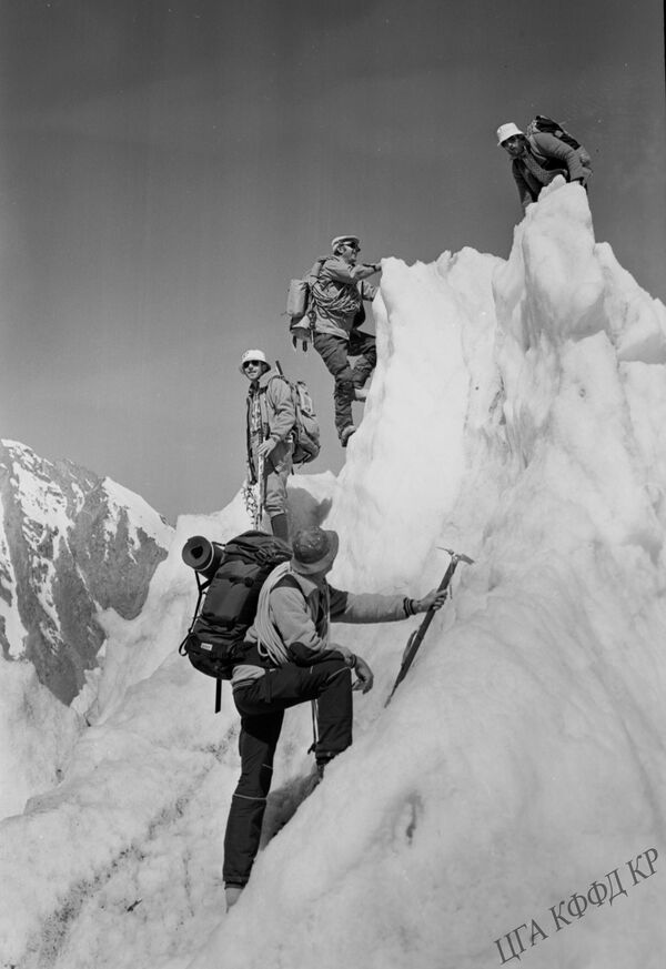 Австралийские альпинисты в горах Ошской области, 1983 год - Sputnik Кыргызстан