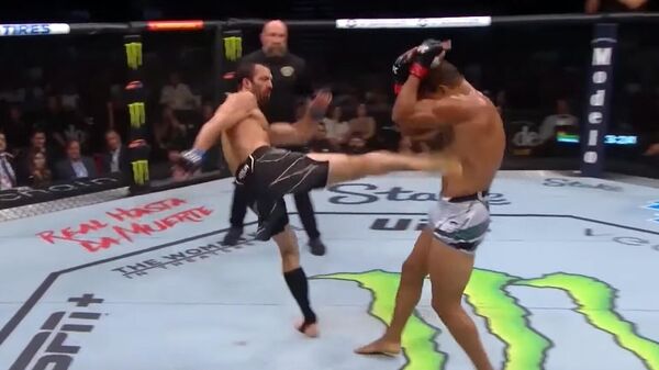 Сенсационный нокаут и другие лучшие моменты турнира UFC 278 — видео - Sputnik Кыргызстан