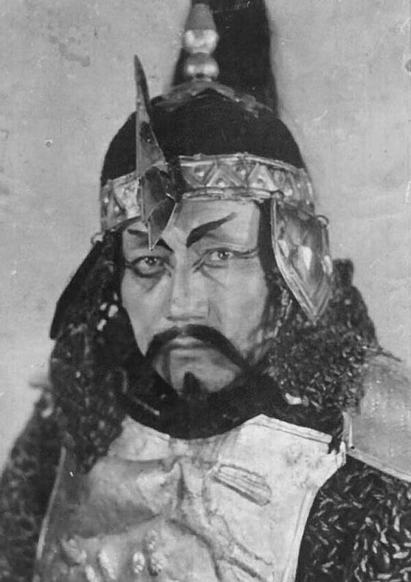 &quot;Манас&quot; операсындагы Алмамбеттин ролунда, 1946-жыл - Sputnik Кыргызстан