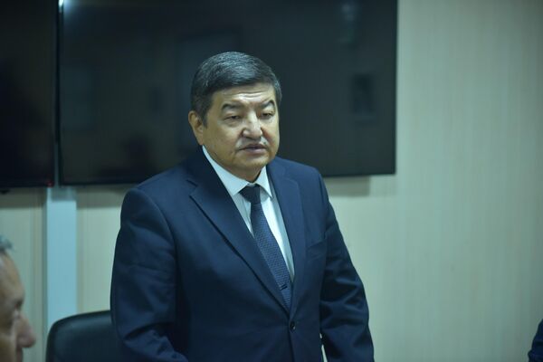 Председатель кабмина Акылбек Жапаров озвучил требования к новому руководству &quot;Кумтор голд компани&quot; - Sputnik Кыргызстан