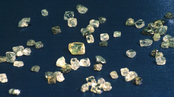 Алмазы, добытые в рудниках. Архивное фото - Sputnik Кыргызстан