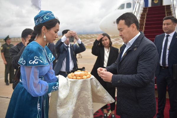 Казакстандын премьер-министр Алихан Смаилов - Sputnik Кыргызстан