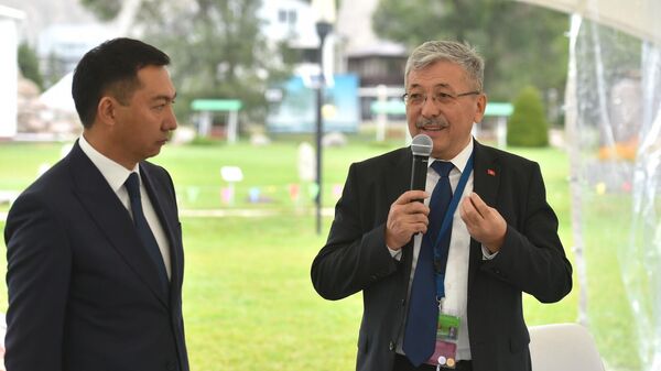 Первый заместитель главы кабинета министров КР Адылбек Касымалиев - Sputnik Кыргызстан