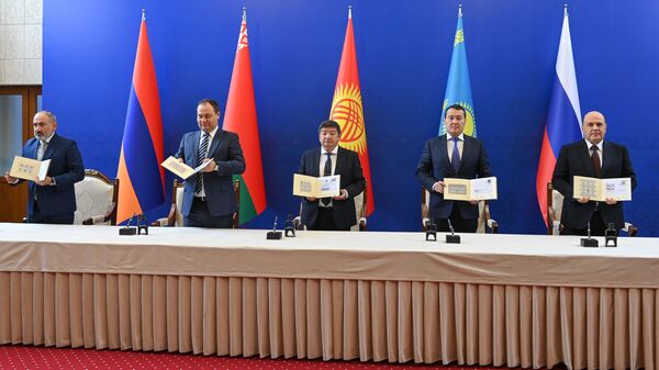 Очередное заседание Евразийского межправительственного совета в Чолпон-Ате - Sputnik Кыргызстан