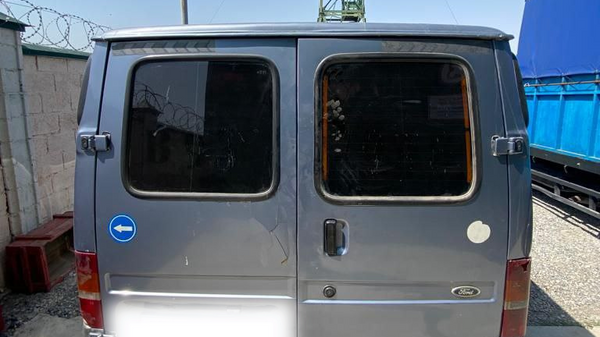  Жүктү контрабанда жолу менен ташып келе жатып кармалган Ford Transit автобусу - Sputnik Кыргызстан