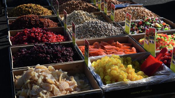 Ягоды, сухофрукты и орехи. Архивное фото - Sputnik Кыргызстан