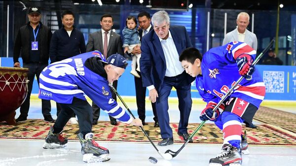 Бишкекте президенттин кубогу үчүн хоккей боюнча эл аралык турнир  - Sputnik Кыргызстан