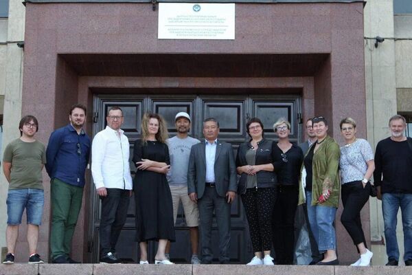 Кыргызстанские и российские кинематографисты подписали соглашение о сотрудничестве, по которому российские студии будут снимать кино в КР - Sputnik Кыргызстан