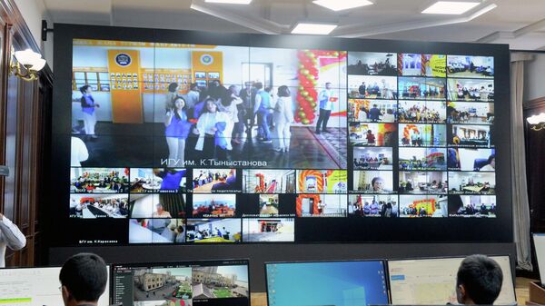 Церемония открытия данных бизнес-инкубаторов в учебных заведениях - Sputnik Кыргызстан