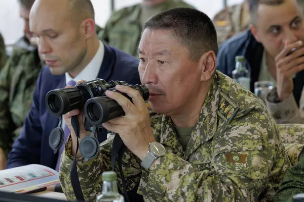 Министр обороны Бактыбек Бекболотов принял участие в активной фазе учений &quot;Восток-2022&quot; во Владивостоке - Sputnik Кыргызстан