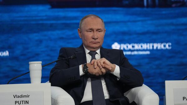 Президент РФ В. Путин принял участие в VII Восточном экономическом форуме - Sputnik Кыргызстан