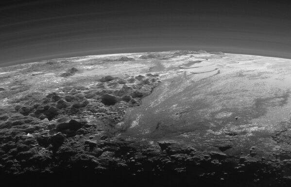 Горы Тенцинга, Хиллари и равнина Спутника на поверхности карликовой планеты Плутон - Sputnik Кыргызстан