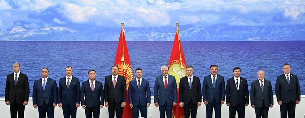 Президент Кыргызстана Садыр Жапаров с министрами внутренних дел стран СНГ на заседании в Чолпон-Ате - Sputnik Кыргызстан