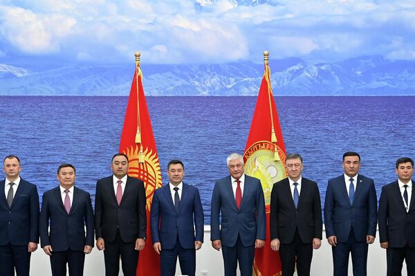 Он отметил важность активизации сотрудничества в сфере трудовой миграции как одно из приоритетных направлений взаимодействия - Sputnik Кыргызстан