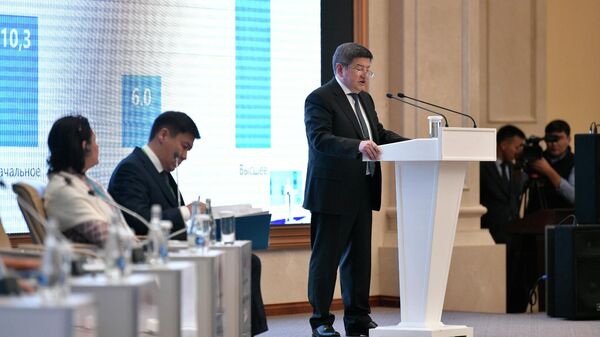 Председатель кабинета министров Акылбек Жапаров на всемирном форуме ректоров в Бишкеке - Sputnik Кыргызстан
