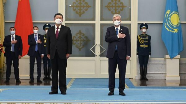 Казакстан президенти Касым-Жомарт Токаев жана Кытайдын лидери Си Цзиньпин - Sputnik Кыргызстан