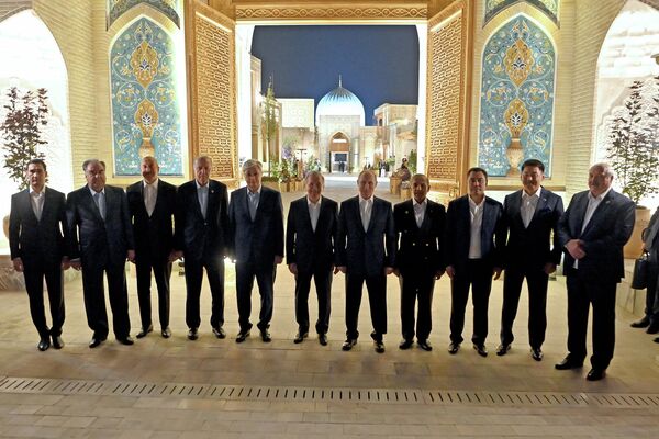 В мероприятии участвовали все 15 глав государств, прибывших в Узбекистан на очередной саммит ШОС - Sputnik Кыргызстан