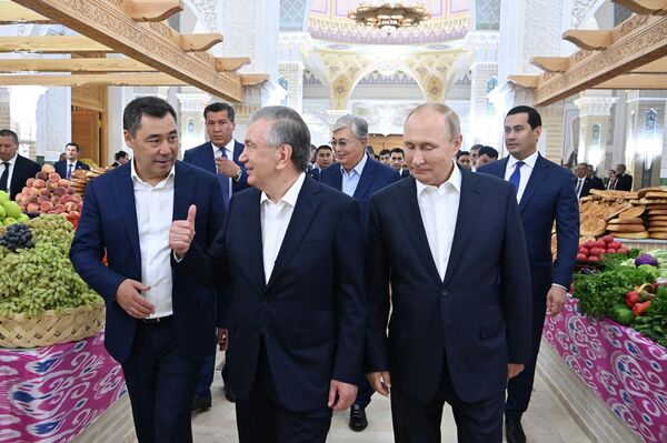 Главы государств на саммите ШОС в Самарканде  - Sputnik Кыргызстан