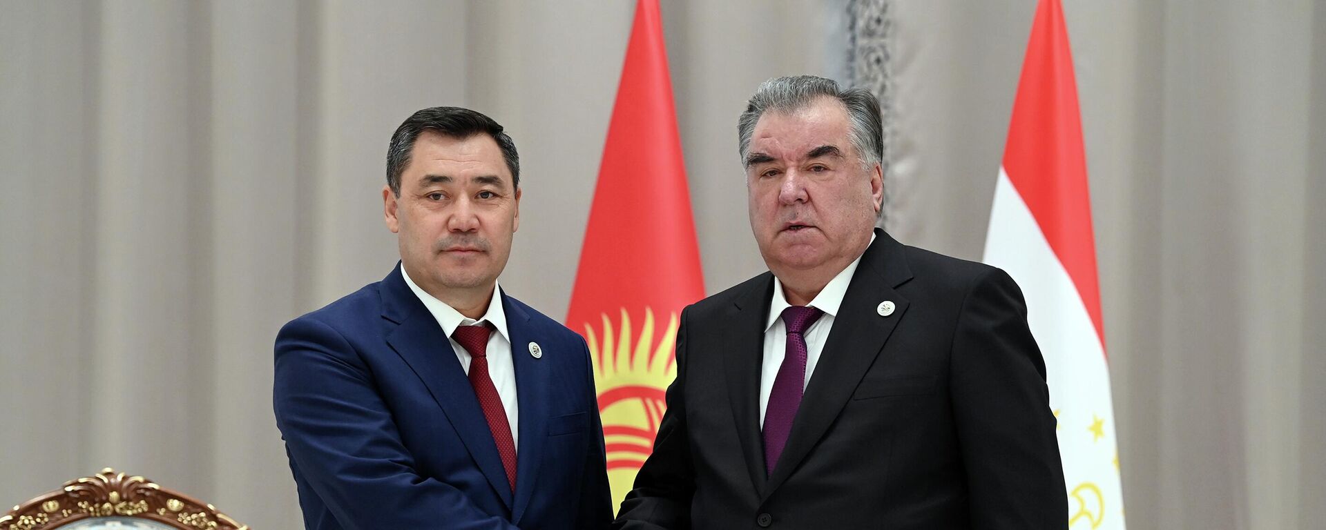 Президент Садыр Жапаров и президент Таджикистана Эмомали Рахмон. Архивное фото - Sputnik Кыргызстан, 1920, 25.07.2023
