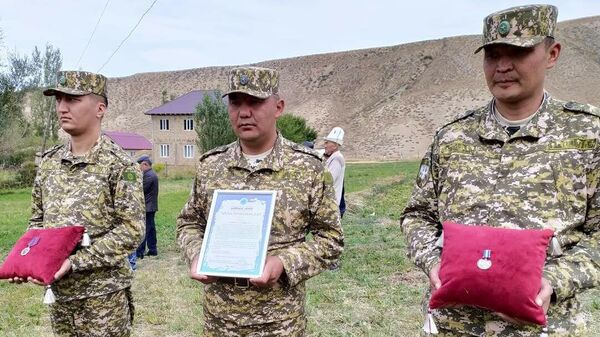 Лейтенант Бейкут Алмаз уулунун сөөгү жерге берилди - Sputnik Кыргызстан