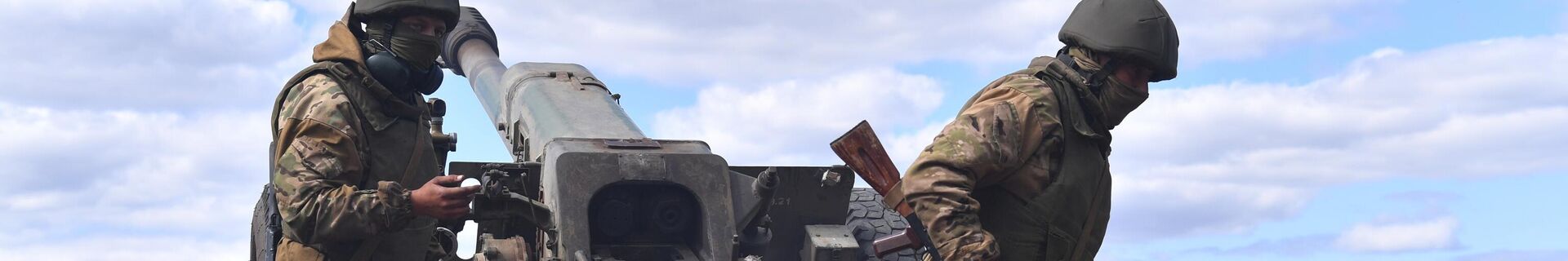 Работа артиллерийского расчета ЧВК Вагнер под Бахмутом в ДНР - Sputnik Кыргызстан, 1920, 24.02.2022