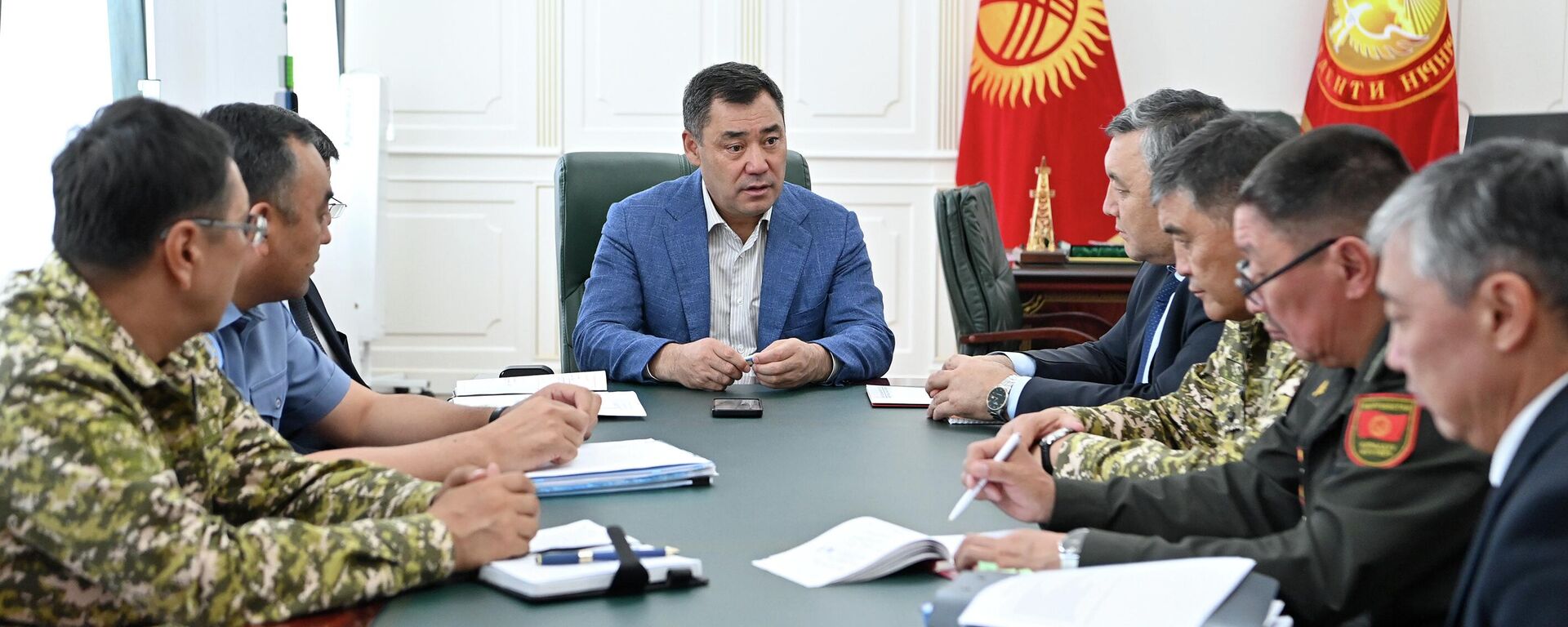 Президент Садыр Жапаров провел рабочее совещание по ситуации в Баткенской области - Sputnik Кыргызстан, 1920, 22.09.2022