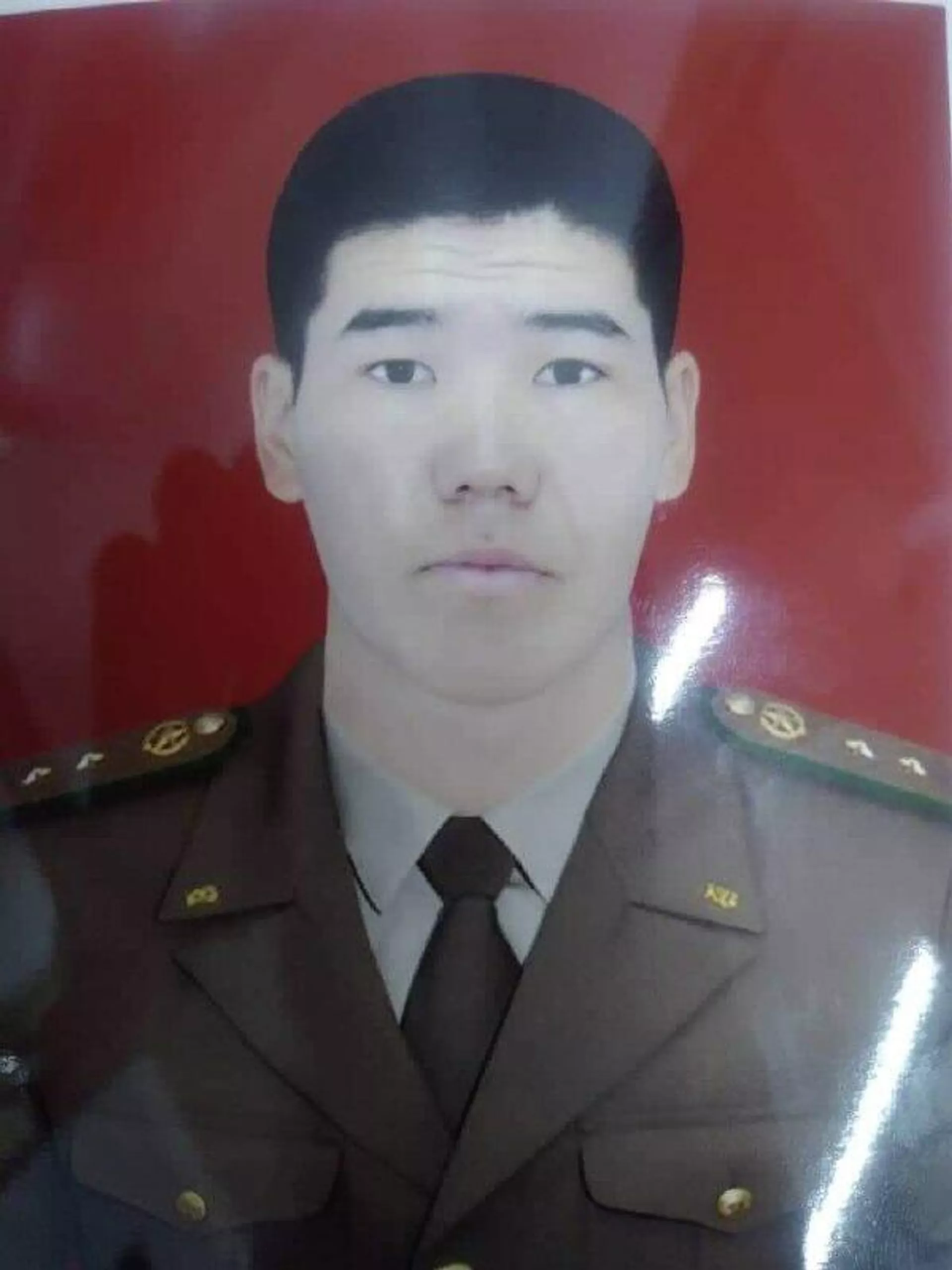 Пограничник Агадил Канатбеков, погибший в ходе пограничного конфликта в Баткенской области - Sputnik Кыргызстан, 1920, 23.09.2022