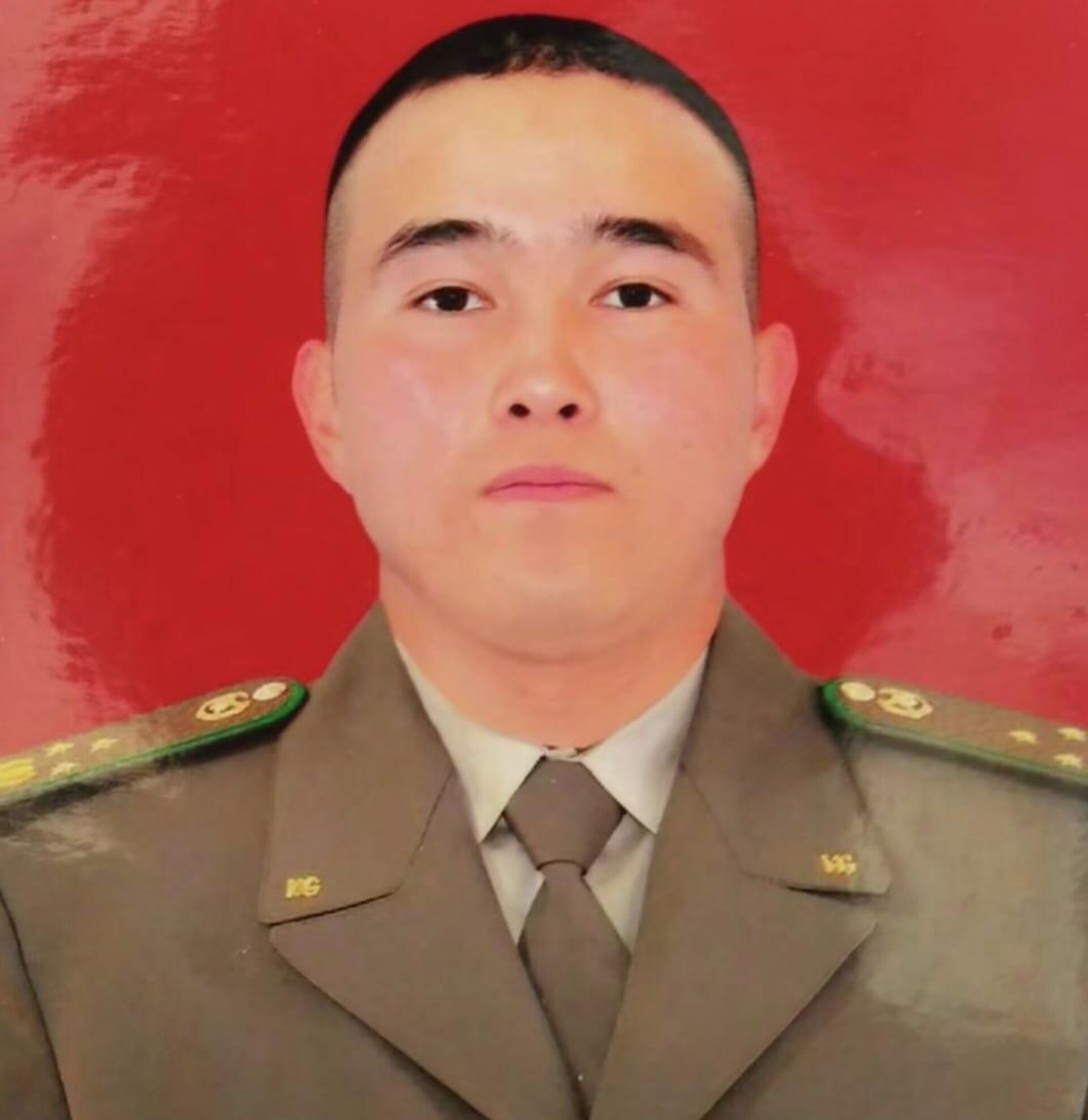 Пограничник Эрлан Турсунбаев, погибший в ходе пограничного конфликта в Баткенской области - Sputnik Кыргызстан, 1920, 23.09.2022