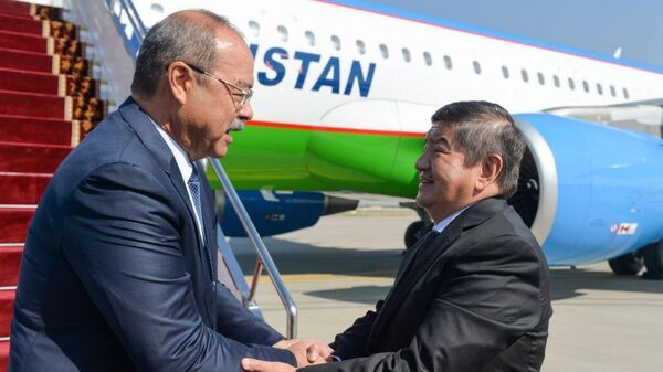 Премьер-министр Узбекистана Абдулла Арипов прибыл в Бишкек с рабочей поездкой - Sputnik Кыргызстан