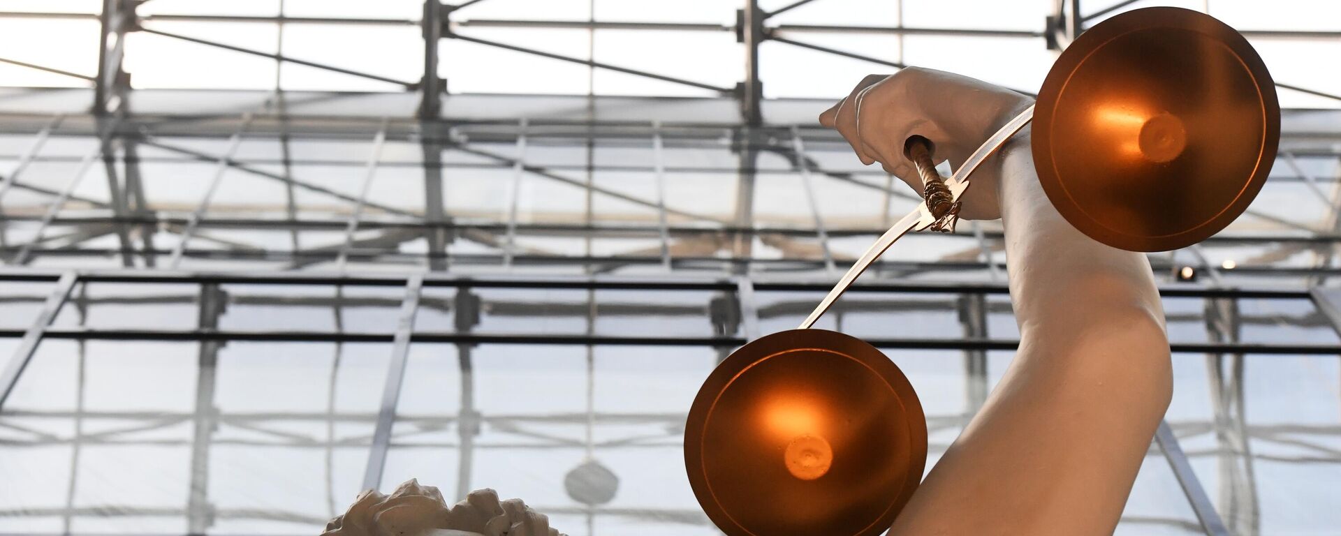  Сот адилеттигинин белгиси - Фемида  - Sputnik Кыргызстан, 1920, 25.11.2025