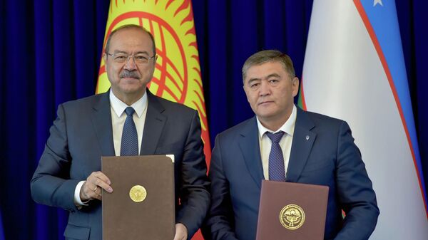 Кыргызская Республика и Республика Узбекистан подписали совместный протокол - Sputnik Кыргызстан