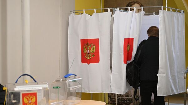 Голосование в России на референдумах о присоединении к РФ новых территорий - Sputnik Кыргызстан
