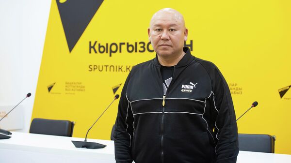 Эл аралык бокс ассоциациясынын үч жылдыз даражасындагы калысы Мукаш Ырсалиев - Sputnik Кыргызстан