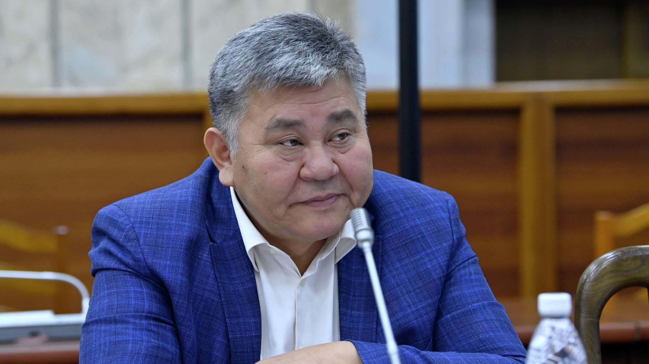 Мэрия Бишкека все-таки снесла забор дома депутата Эльмурзы Сатыбалдиева ...